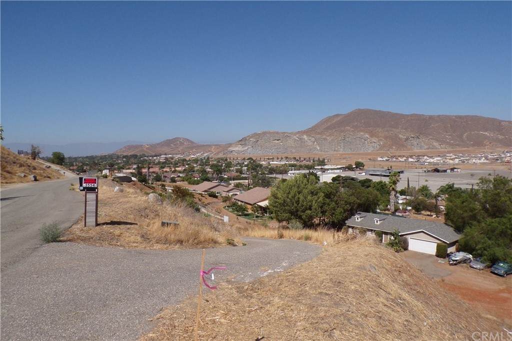 27 Manor Dr - Photo 1
