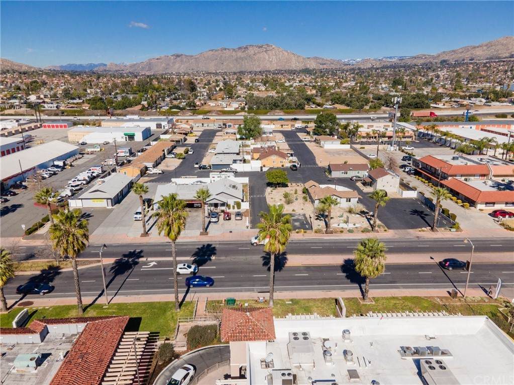 23752 Sunnymead Boulevard - Photo 1