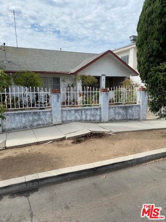 4530 Kingswell Avenue - Photo 1