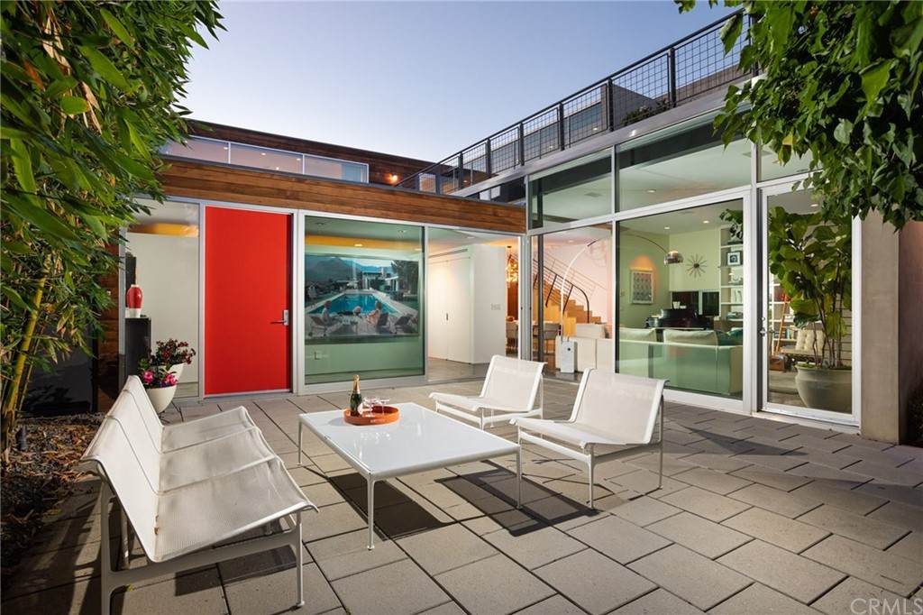 519 Santa Ana Avenue - Photo 1