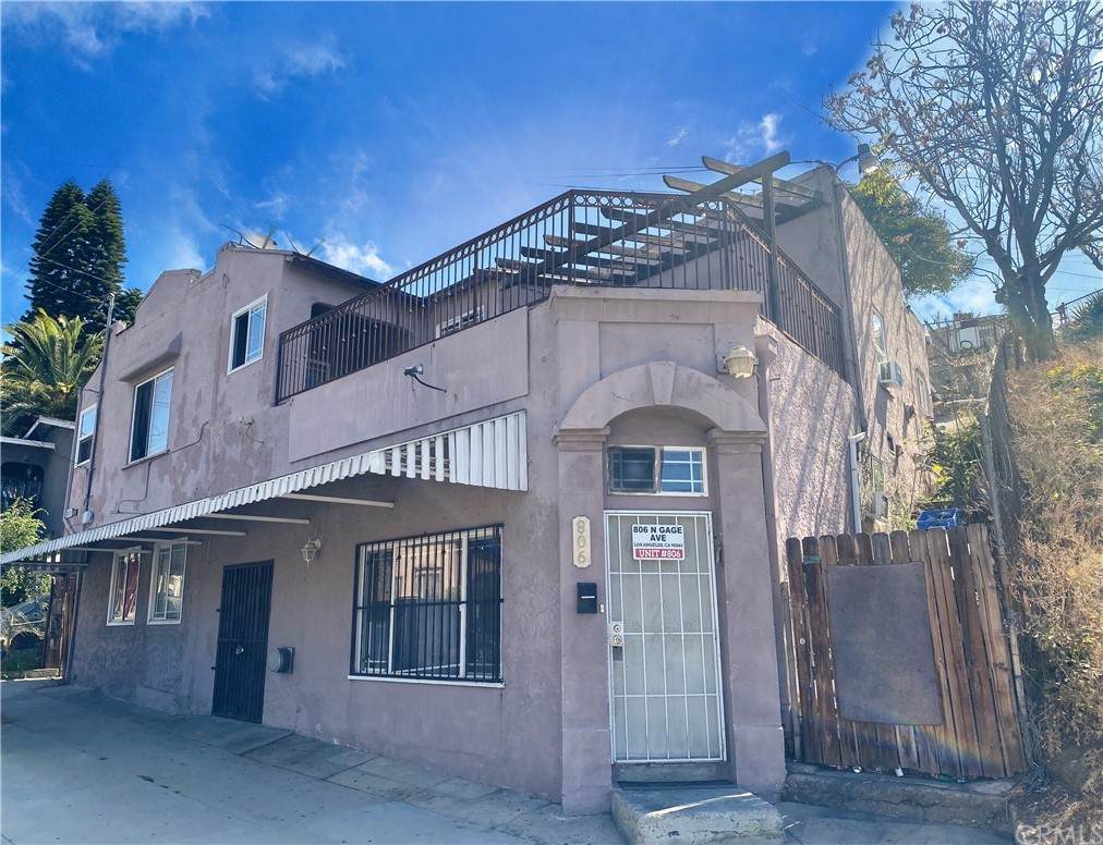 806 Gage Avenue - Photo 1