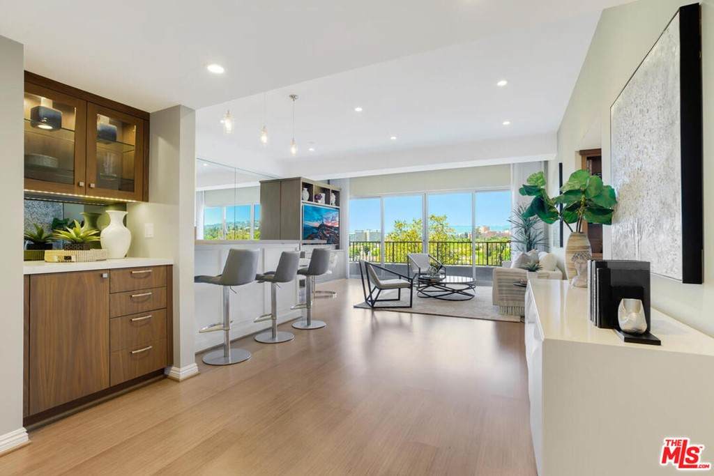 10501 Wilshire Boulevard - Photo 1