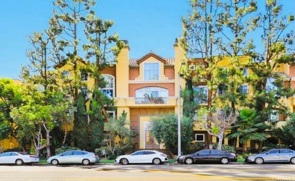 7037 La Tijera Boulevard - Photo 1