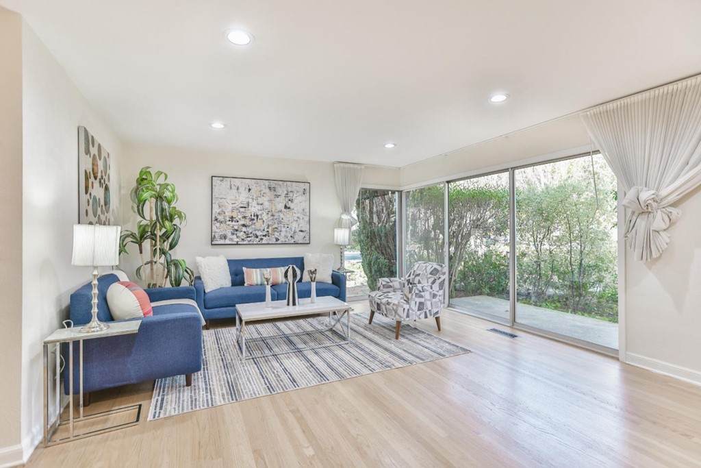 750 University Avenue - Photo 1