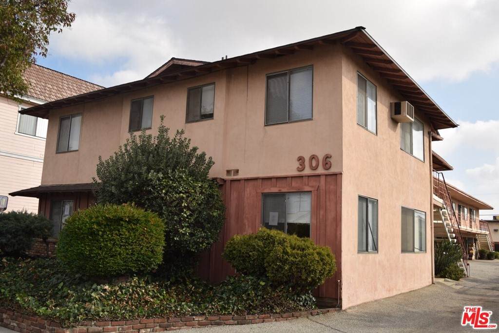 306 Moore Avenue - Photo 1