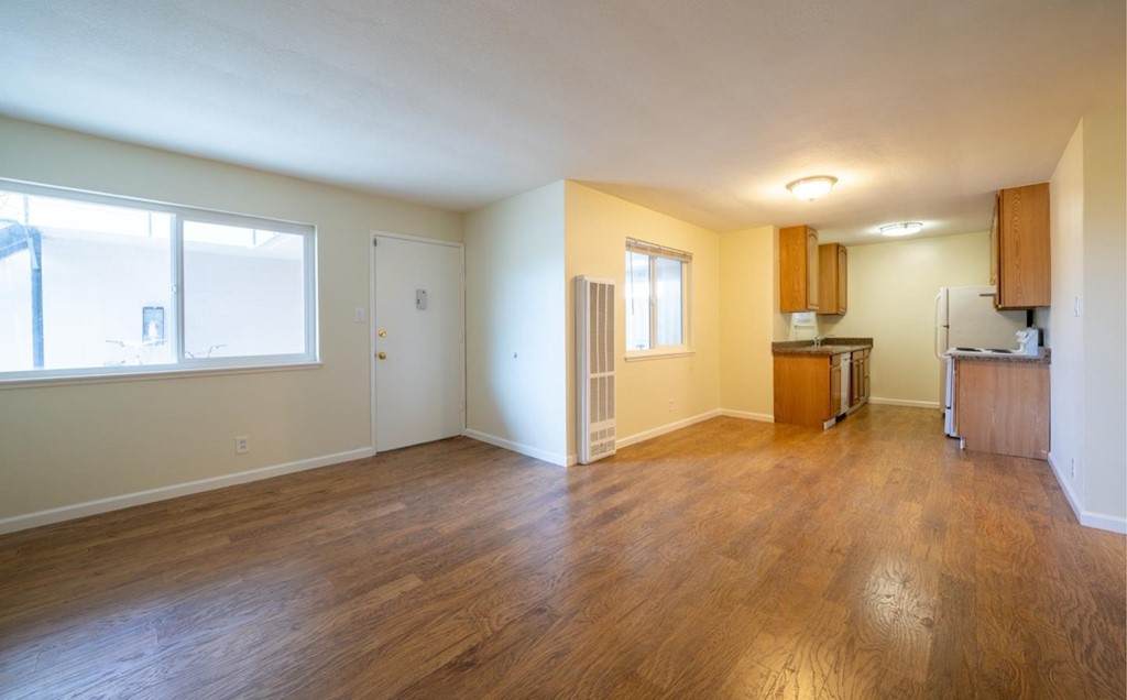 1580 Higgins - Photo 1