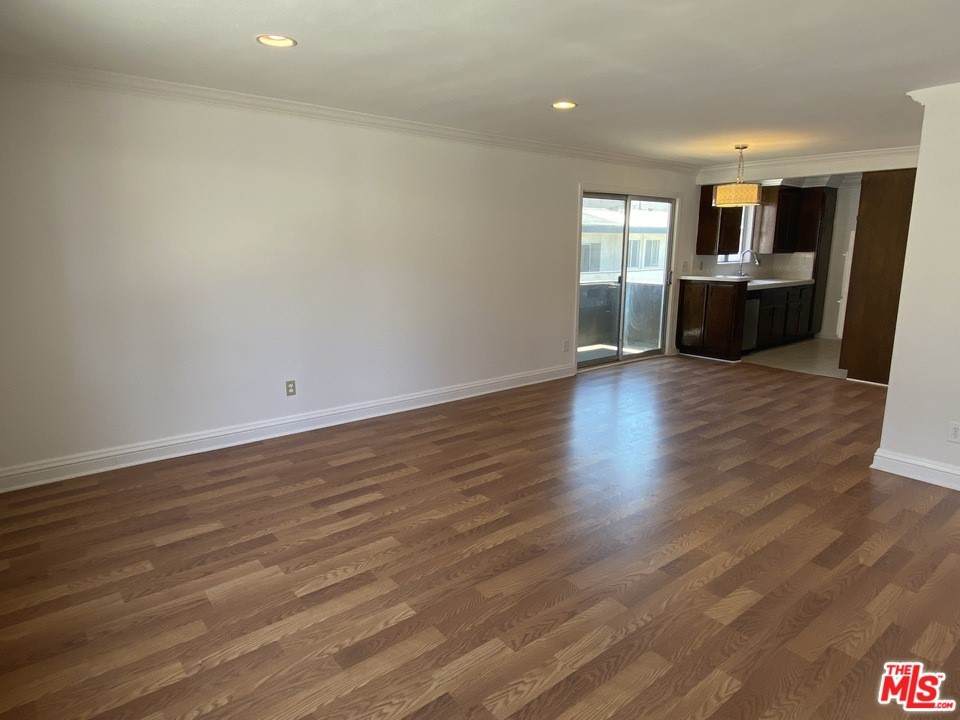 1224 S Barrington Avenue - Photo 1