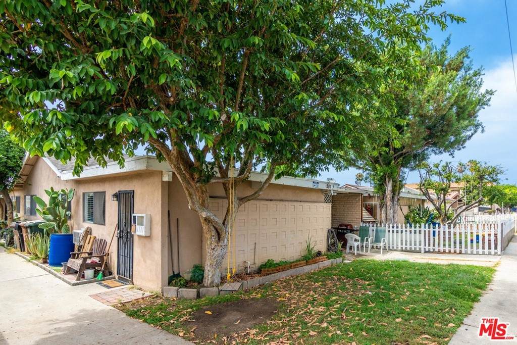 201 Acacia Avenue - Photo 1