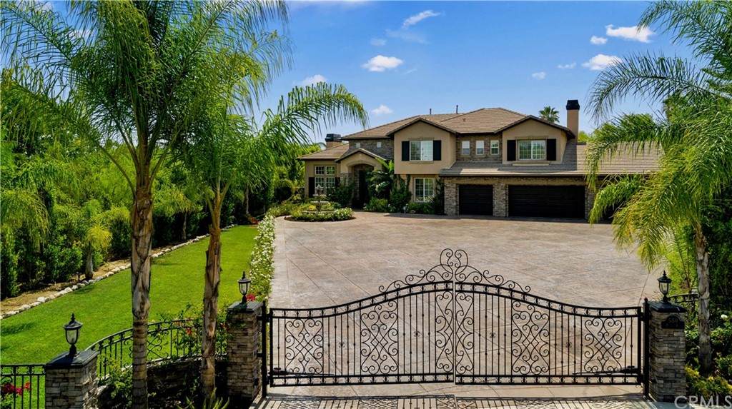 580 Pacific Road - Photo 1