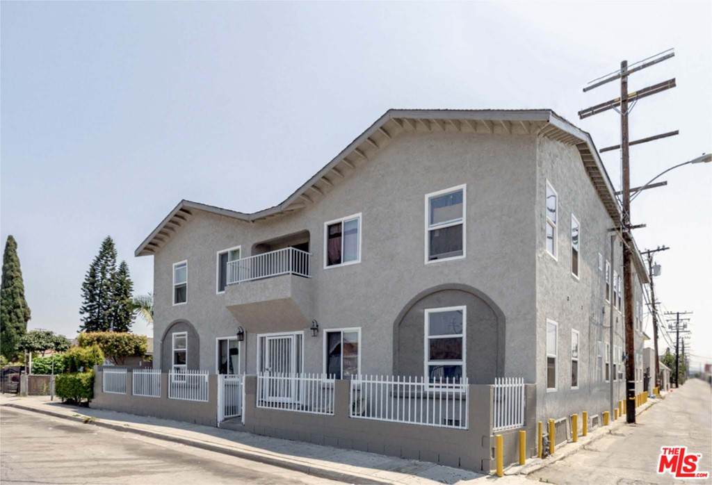 1134 Vancouver Avenue - Photo 1