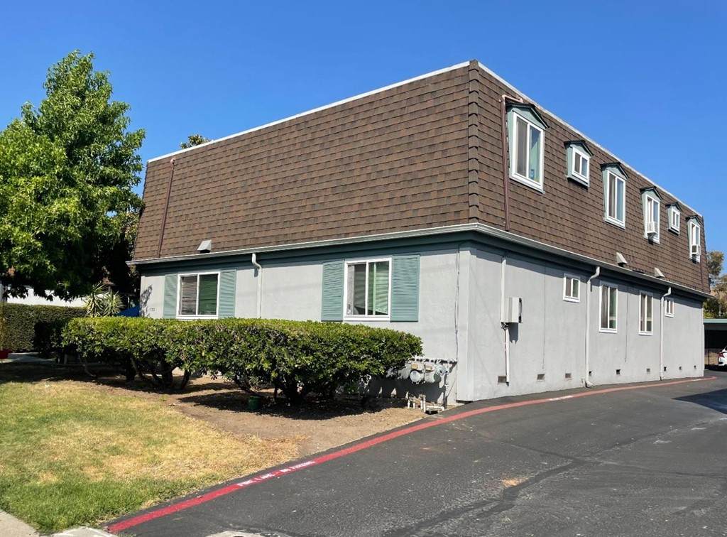 1732 Ross Circle - Photo 1