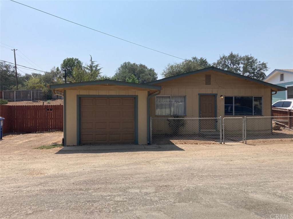 14965 Hillcrest Avenue - Photo 1