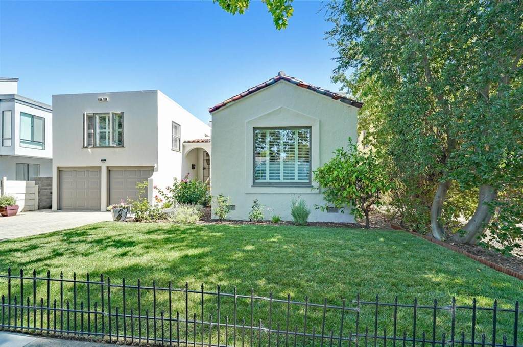 1034 Chula Vista Avenue - Photo 1