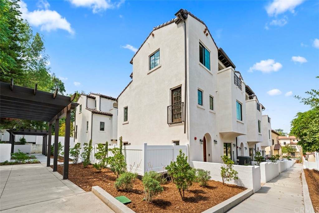 250 S Arroyo Drive - Photo 1