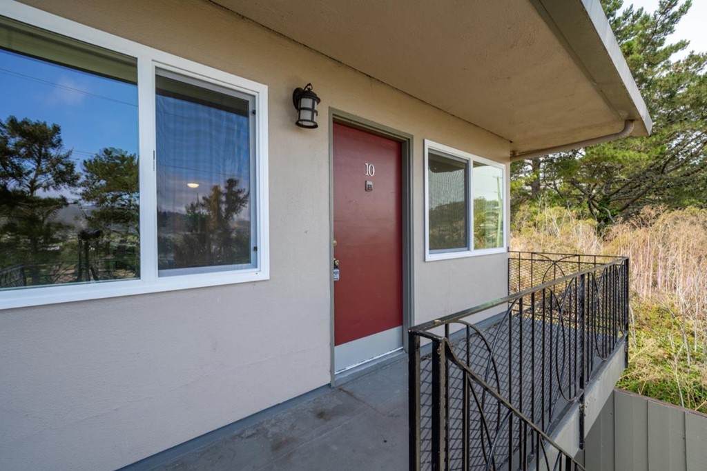 1580 Higgins Way - Photo 1