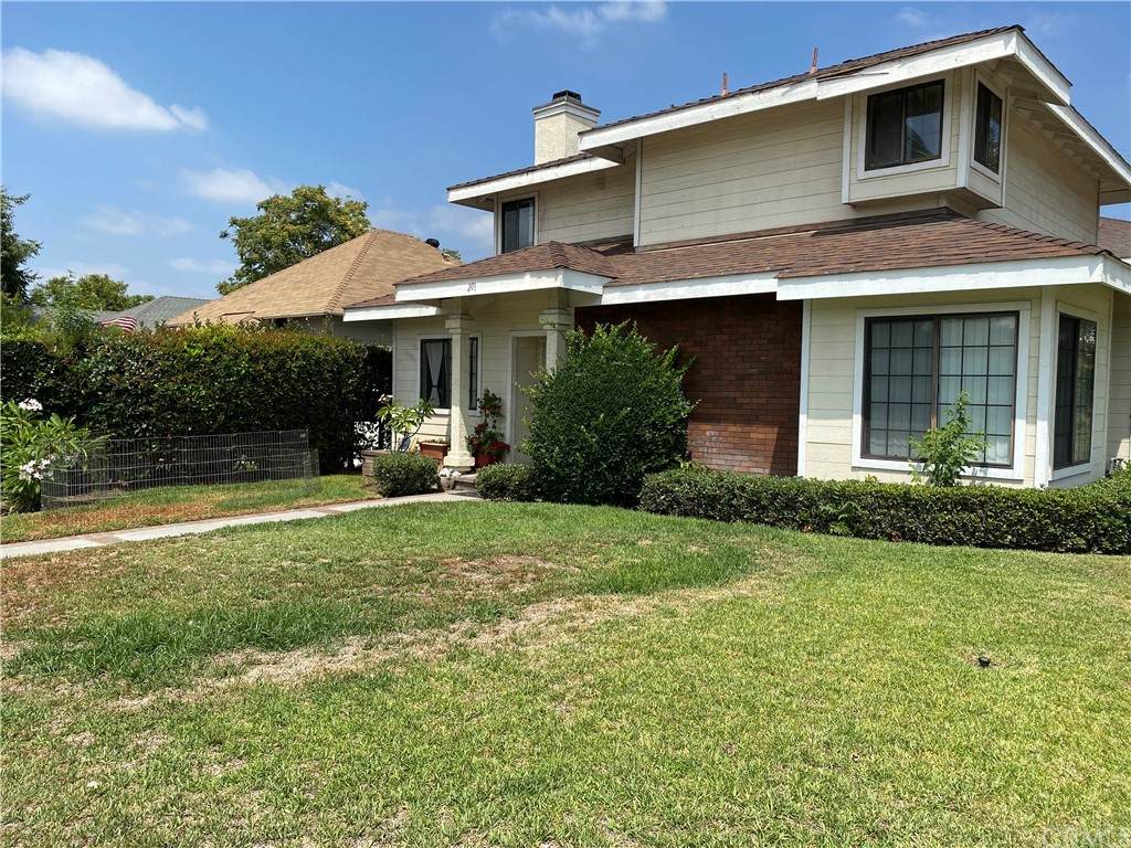 201 Walnut Avenue - Photo 1