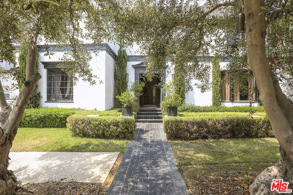 615 Oakhurst Drive - Photo 1