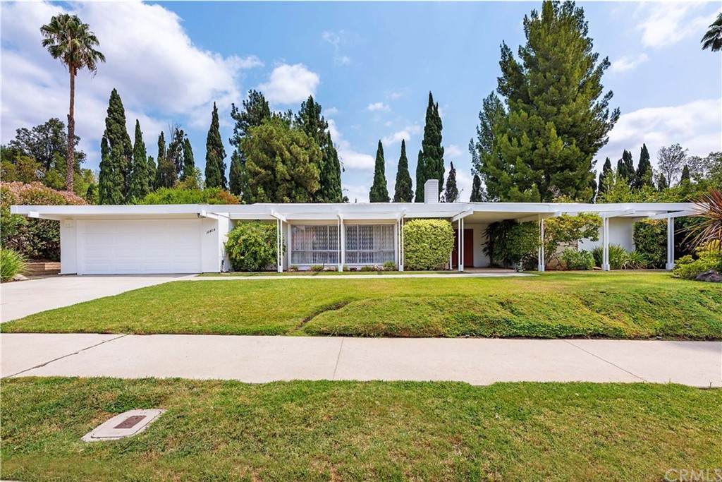 10404 Oso Avenue - Photo 1