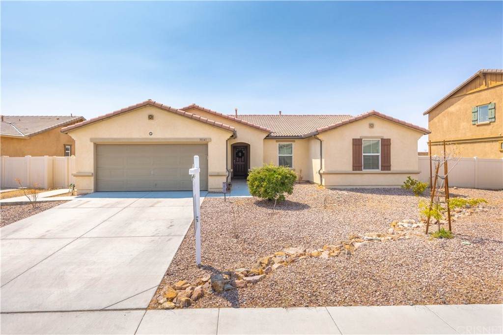 38141 Versailles Street - Photo 1