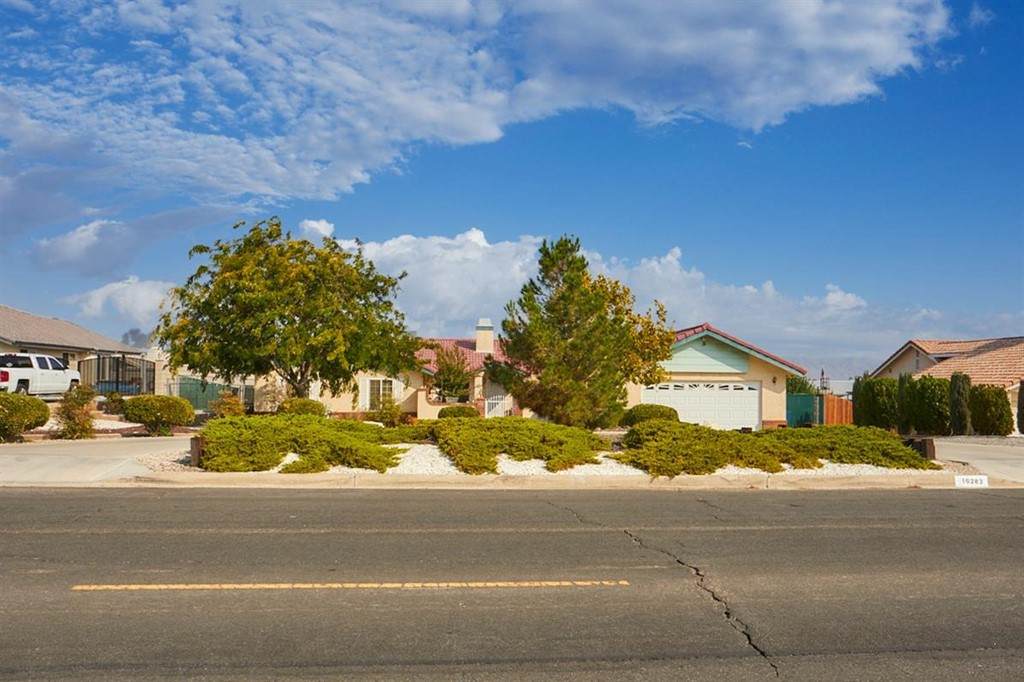 16283 Kamana Road - Photo 1