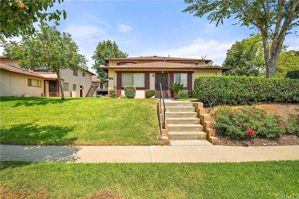 1103 Calle Del Sol - Photo 1