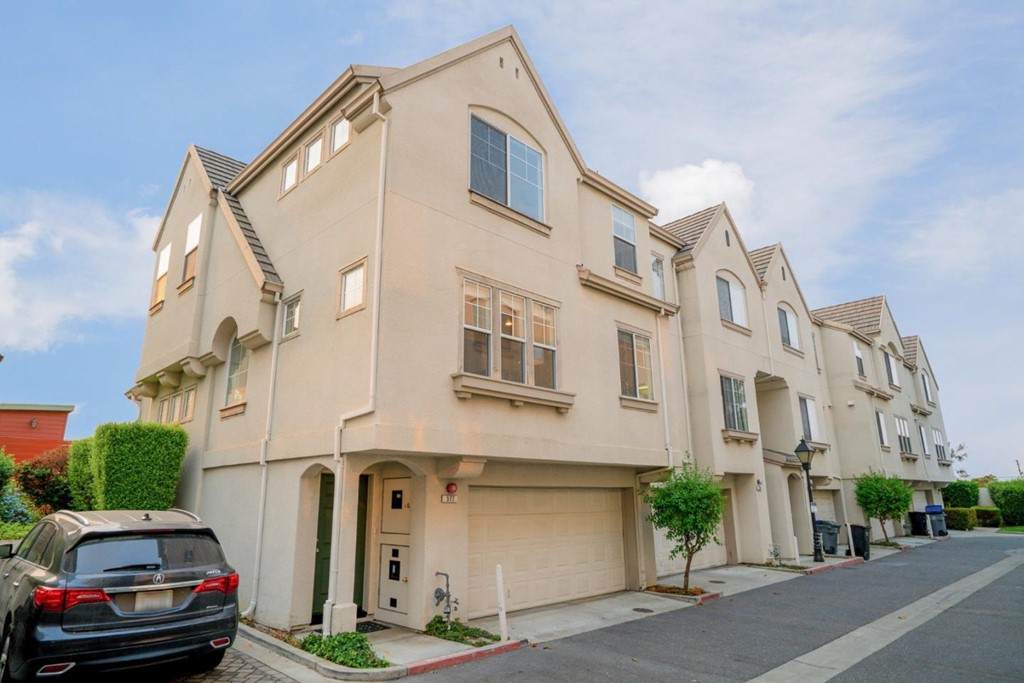 577 Blackwood Terrace - Photo 1