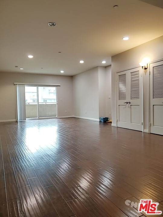 1029 Hobart Boulevard - Photo 1