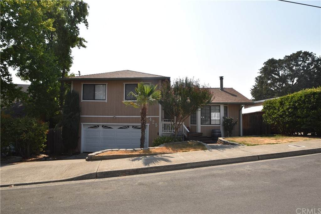 425 Forest Drive - Photo 1
