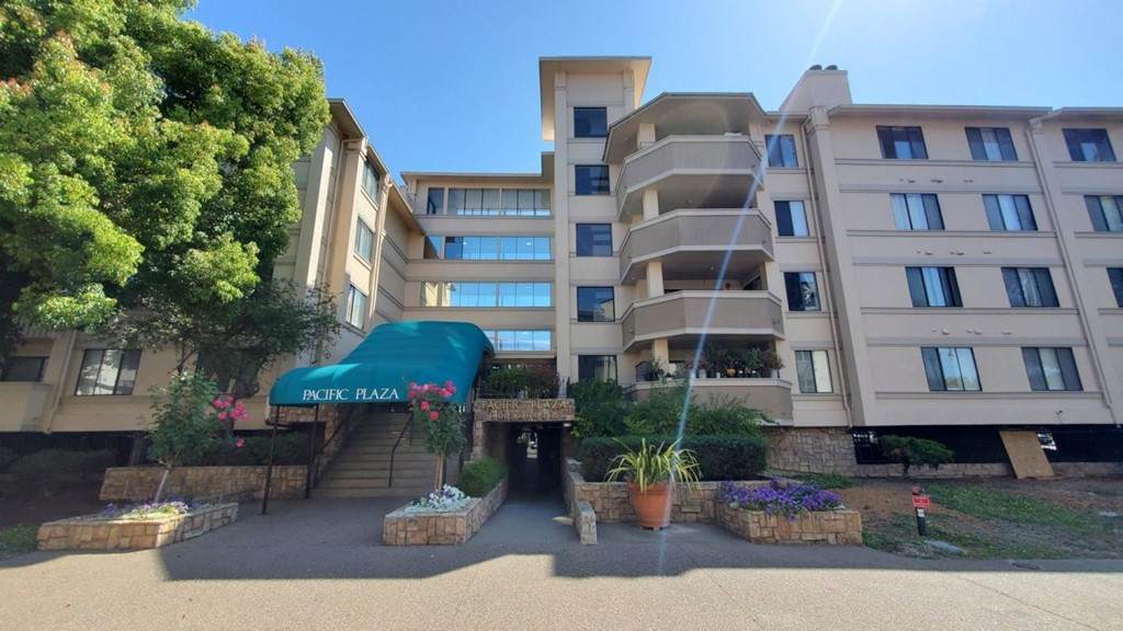 1400 Carpentier Street - Photo 1