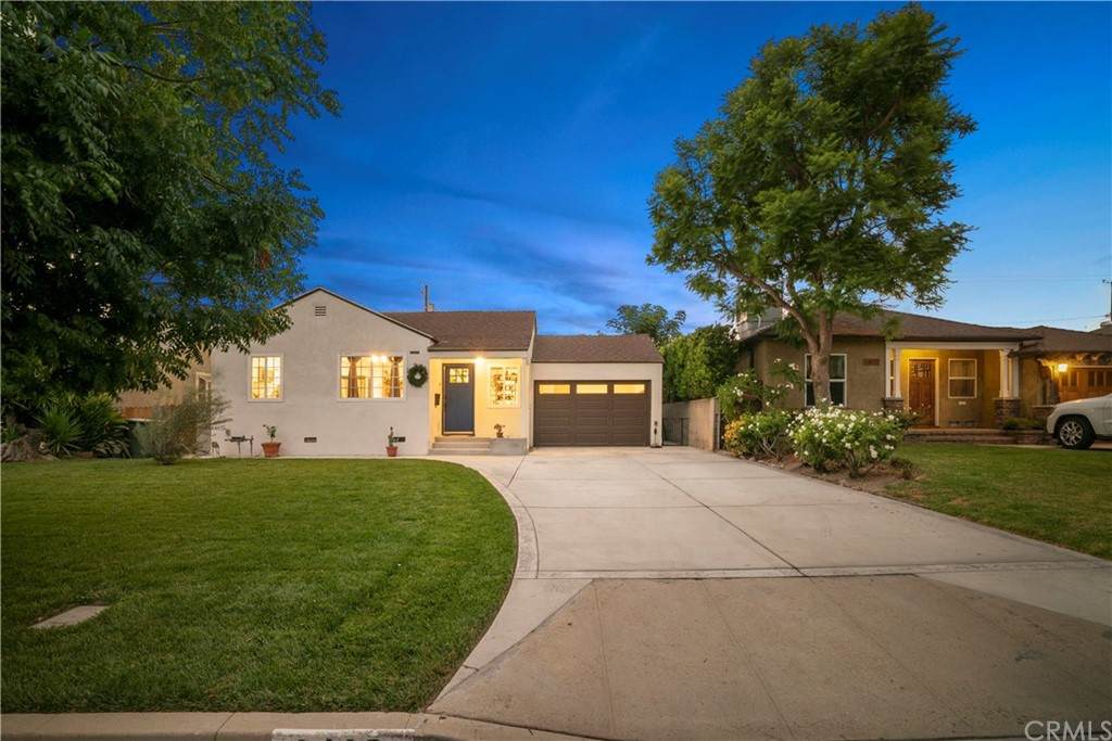 1413 Frederic Street - Photo 1