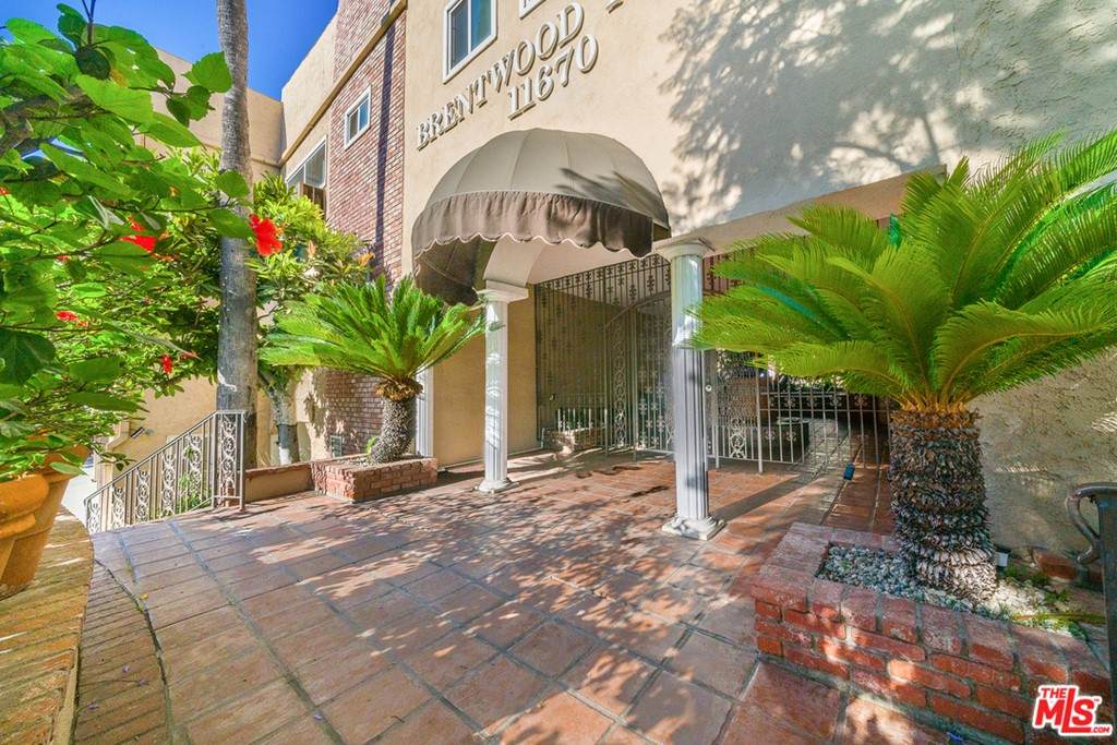 11670 Sunset Boulevard - Photo 1