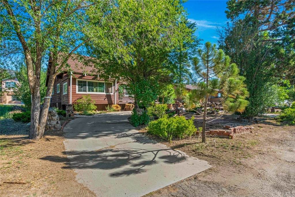 1033 North Shore Drive - Photo 1