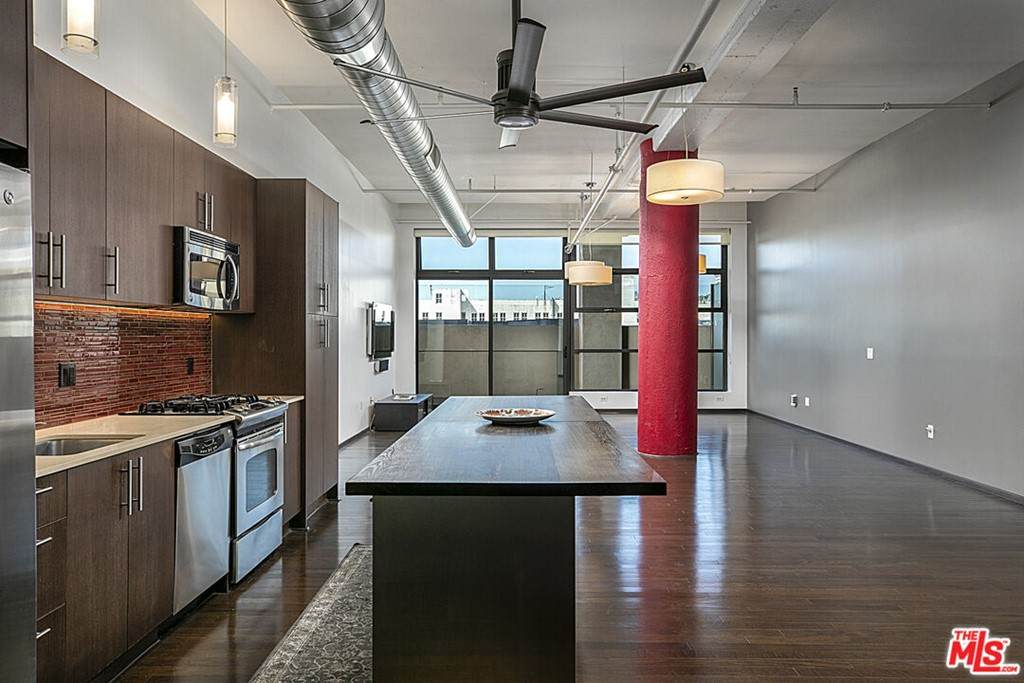 1645 Vine Street - Photo 1