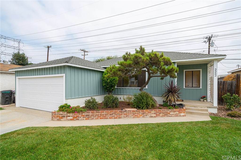 3552 Stevely Avenue - Photo 1