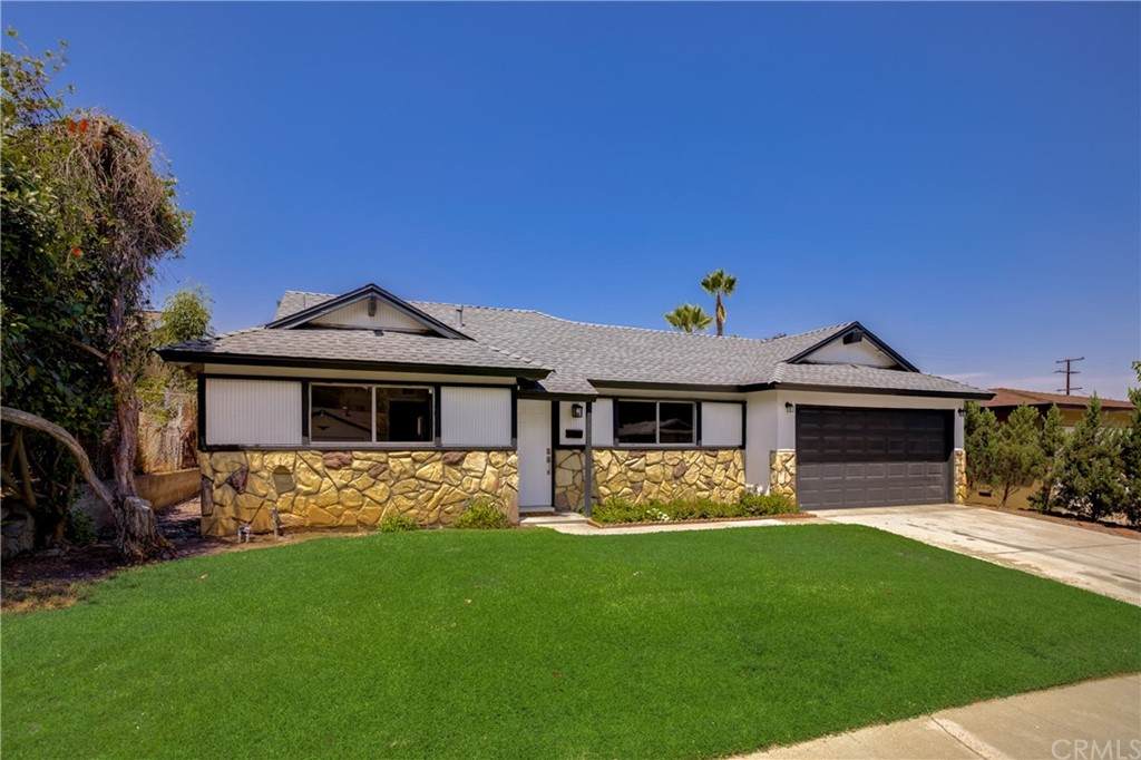 1384 Crownview Drive - Photo 1