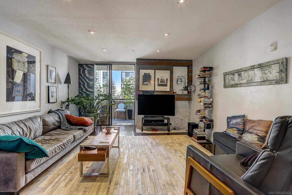 850 State St. - Photo 1