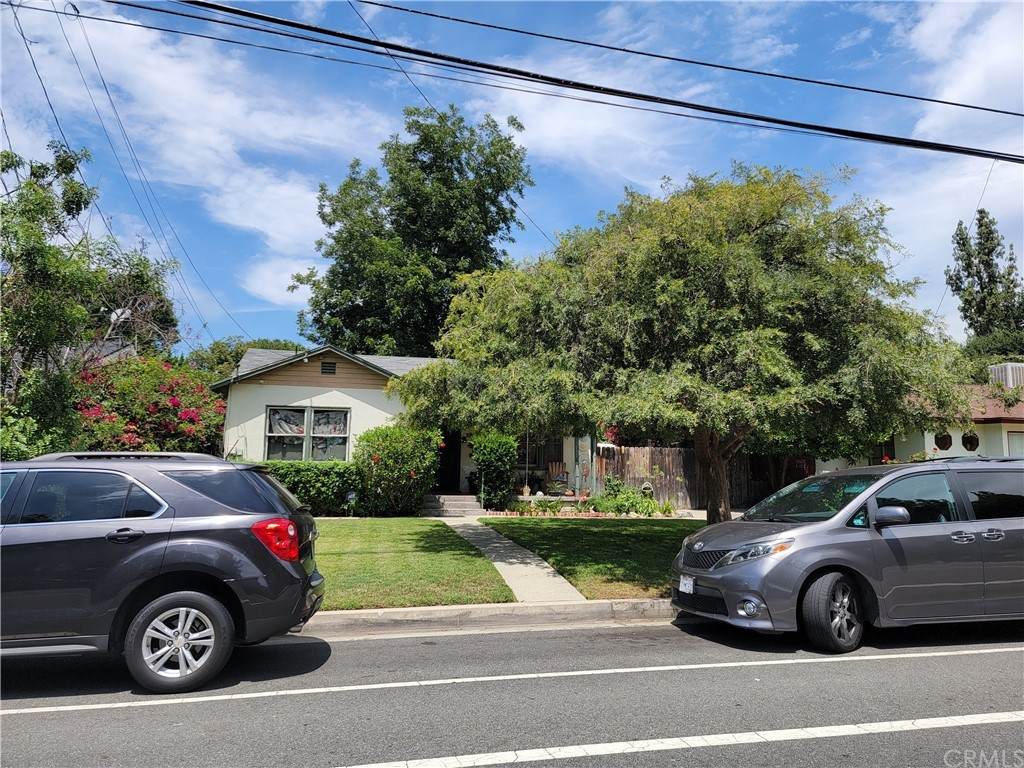 1537 Park Avenue - Photo 1