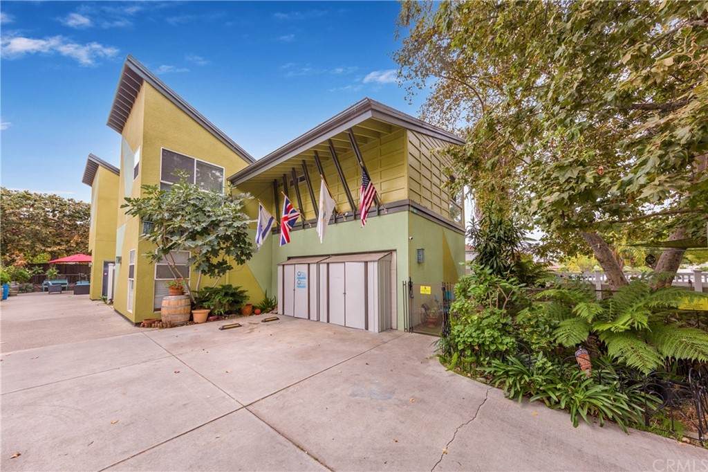 1628 Sherbourne Drive - Photo 1