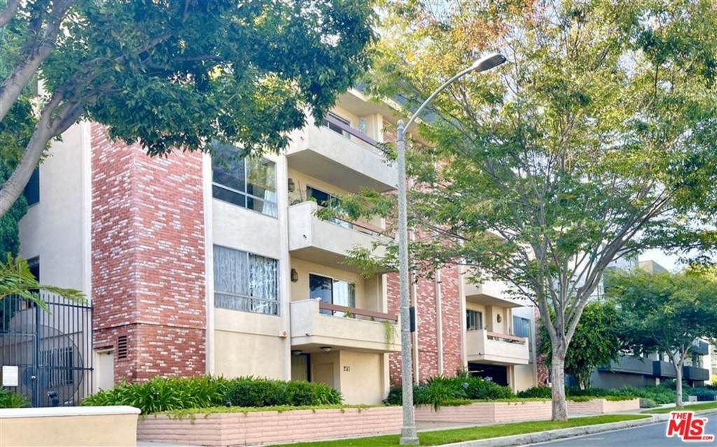 241 Reeves Drive - Photo 1