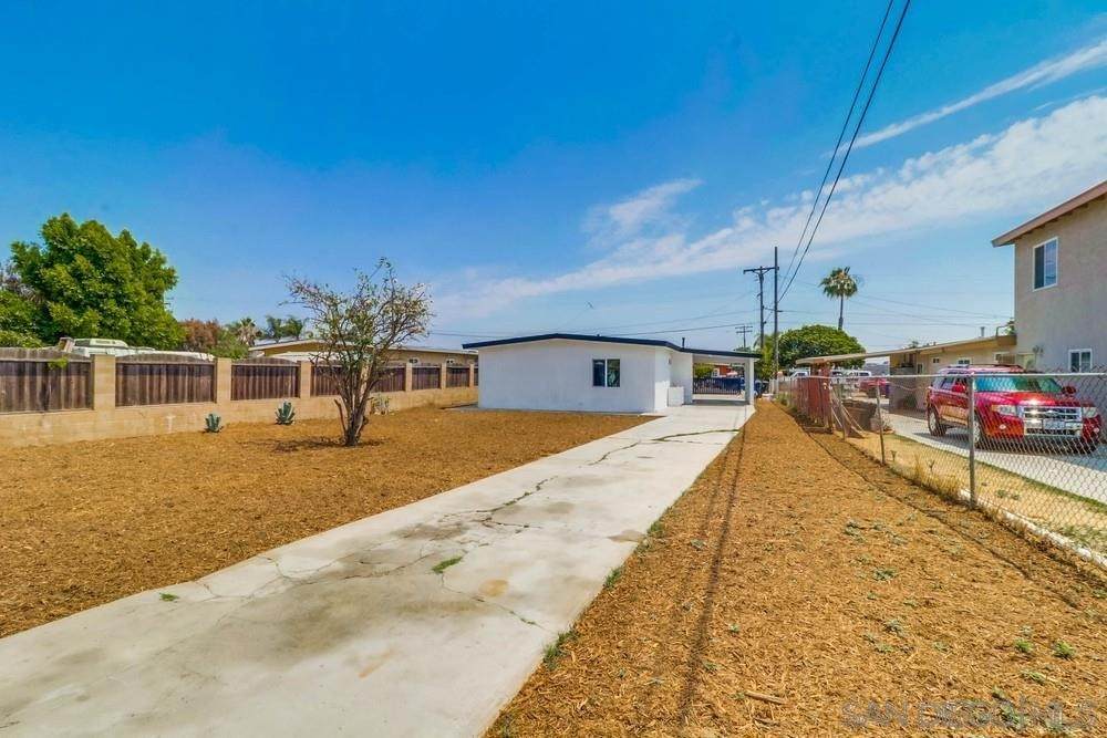 150 Lotus Dr - Photo 1