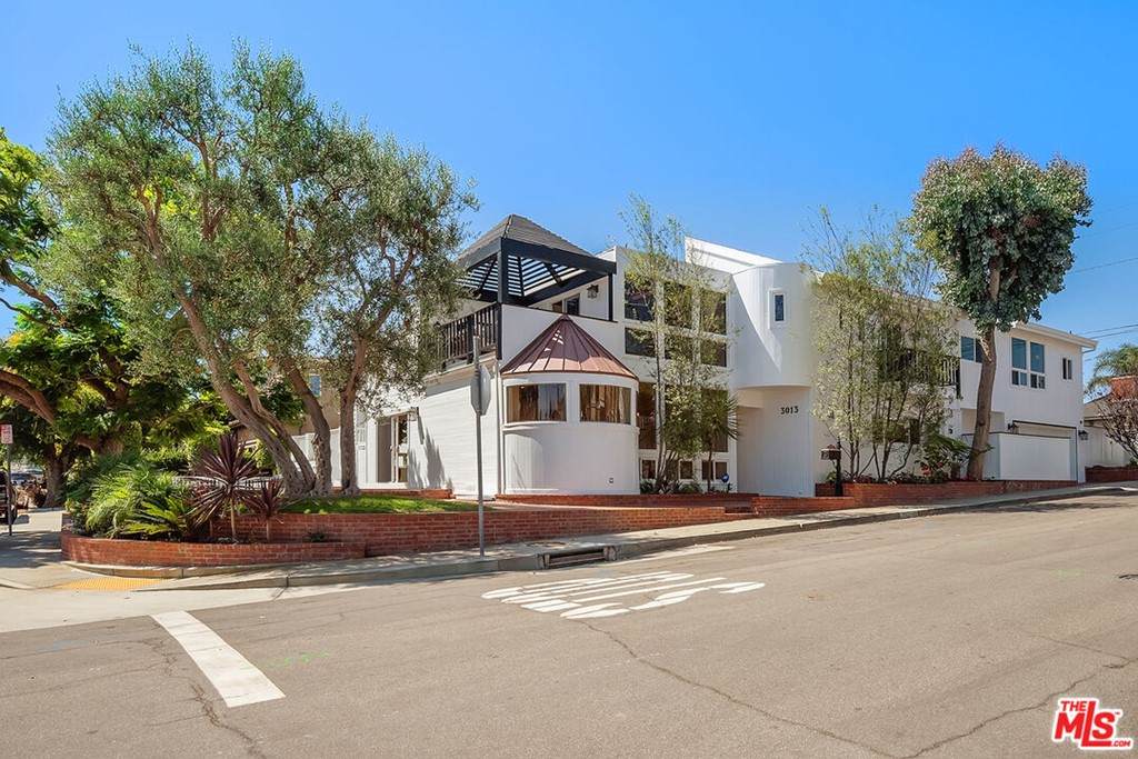 3013 Poinsettia Avenue - Photo 1
