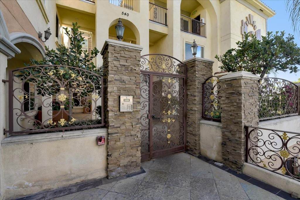 540 Angeleno Avenue - Photo 1