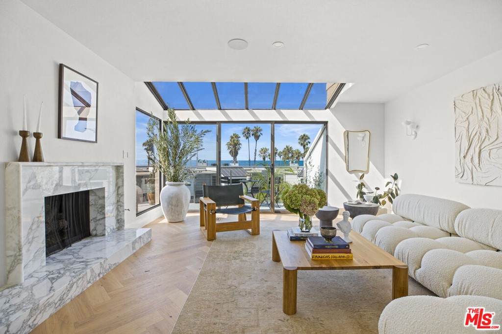 39 Sea Colony Drive - Photo 1
