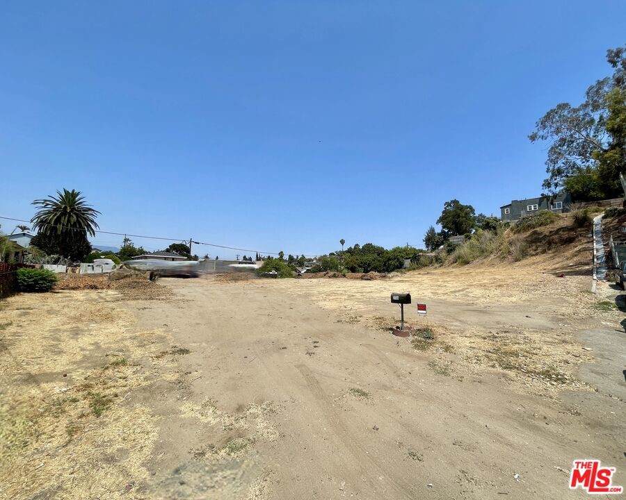 2735 6th Street - Photo 1