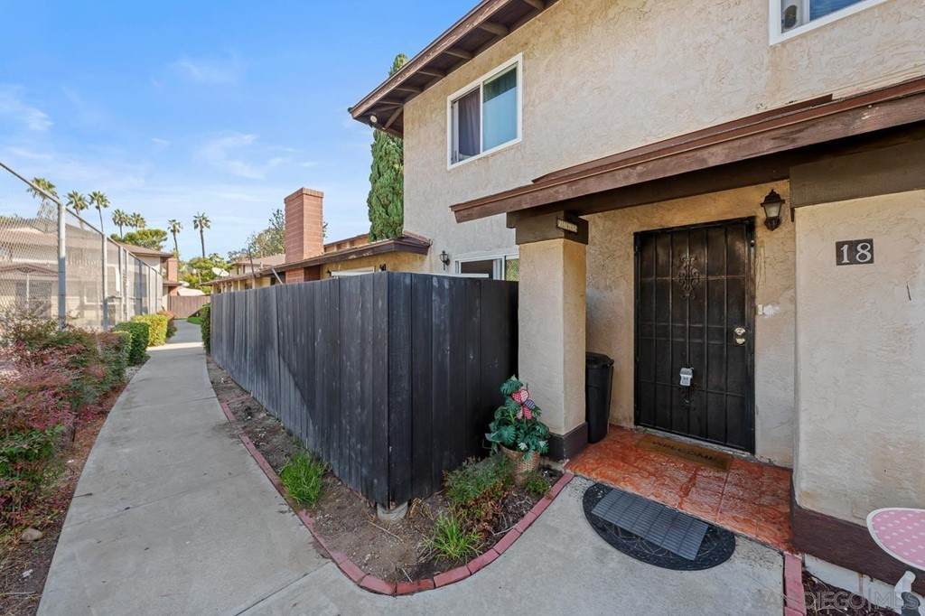 1213 E Ave - Photo 1