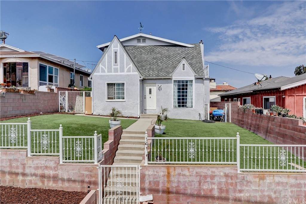 752 23rd Street - Photo 1
