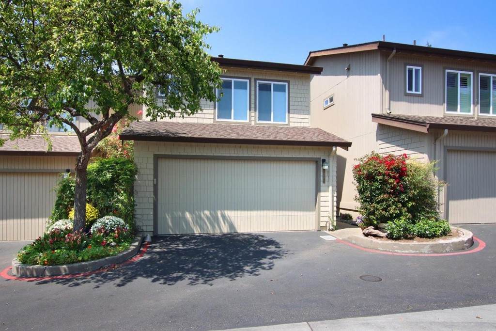 6126 Chateau Court - Photo 1