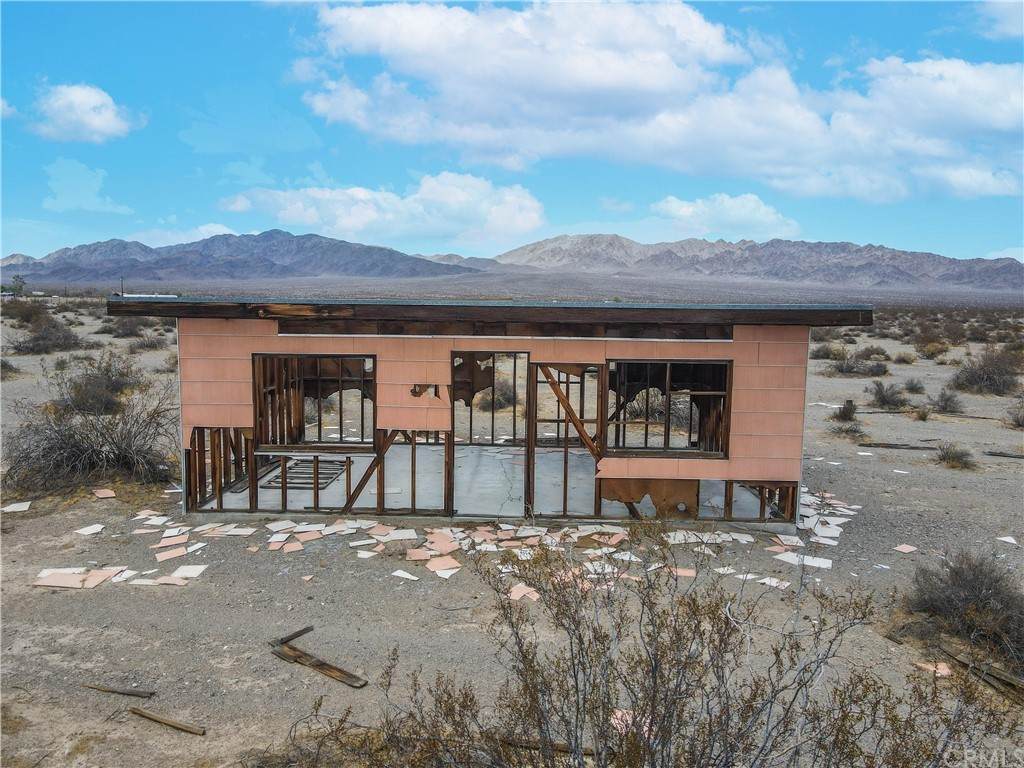 100 Desert Dog Road - Photo 1