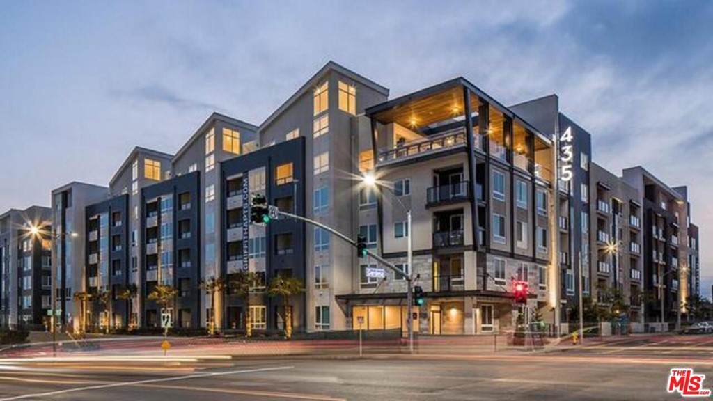 435 Los Feliz - Photo 1