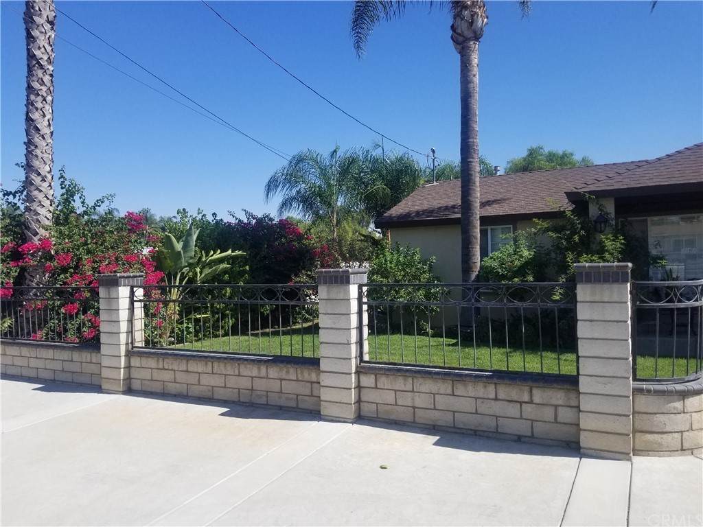 10710 Wells Avenue - Photo 1
